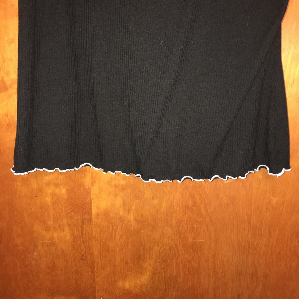 Black Ribbed Basic Tee - Picture 3 of 4